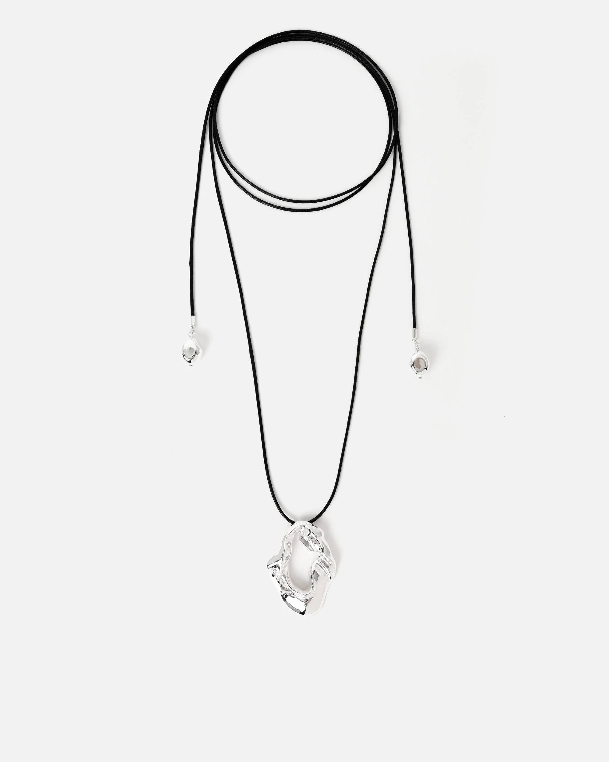Fionisa collar tipo choker con colgante ED.