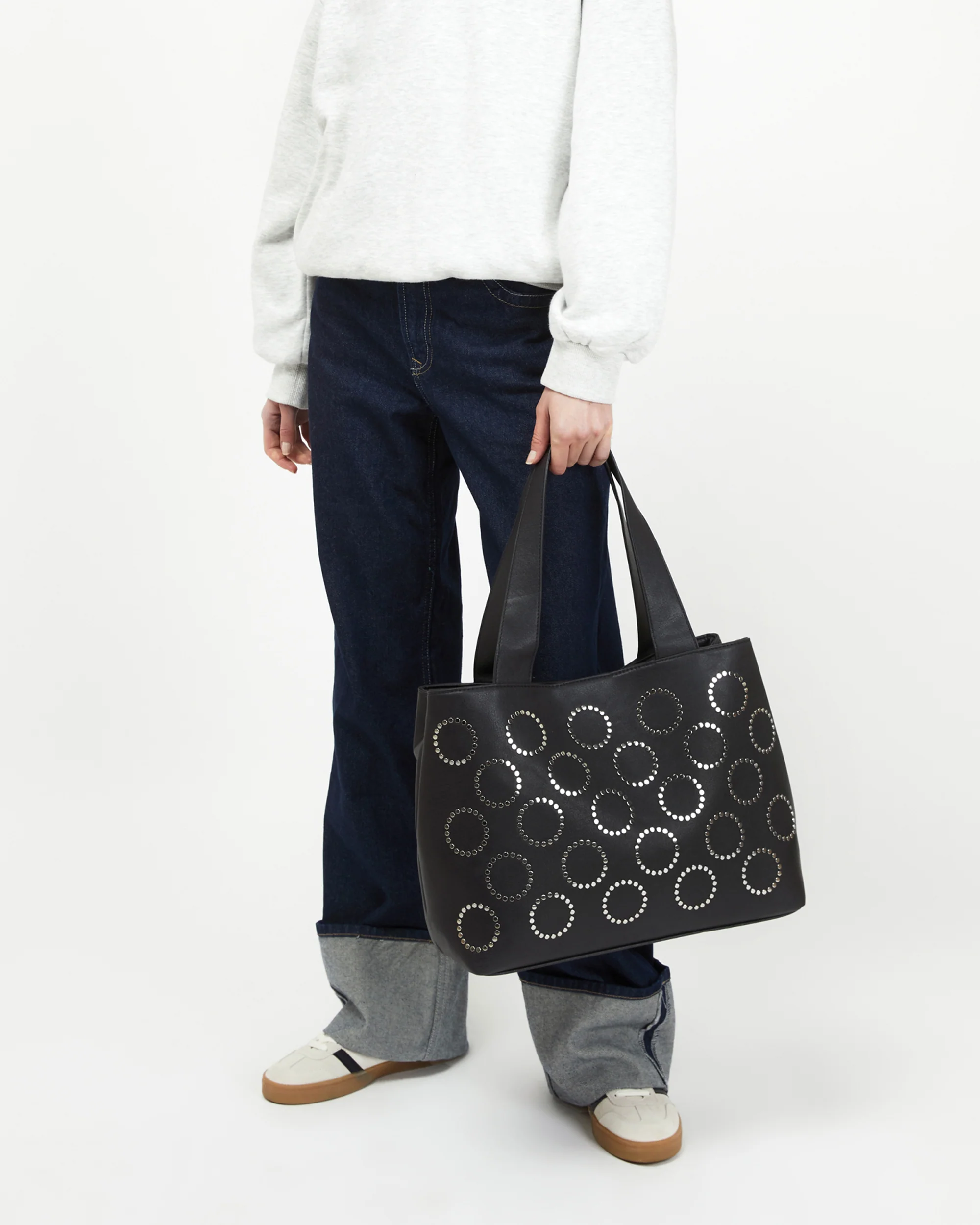 Yura bolso shopper grande con detalles metálicos - Image 2